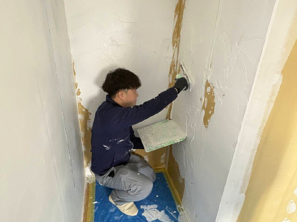 内部工事（漆喰塗り壁）