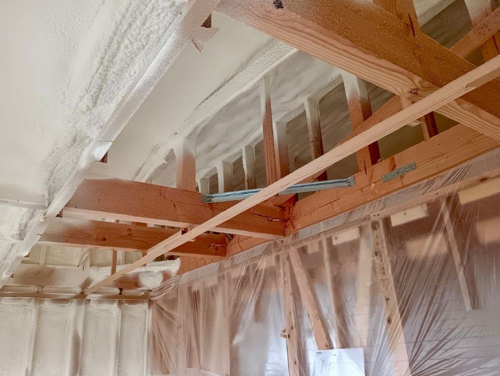 内部工事 （断熱材吹付）