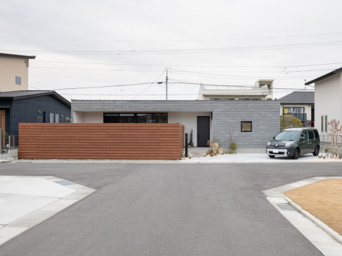 御厩（みまや）町の家
